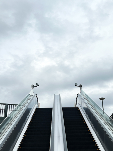 06_escalator.jpg