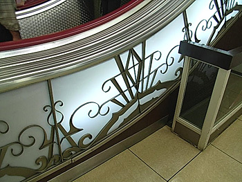 07_escalator.jpg
