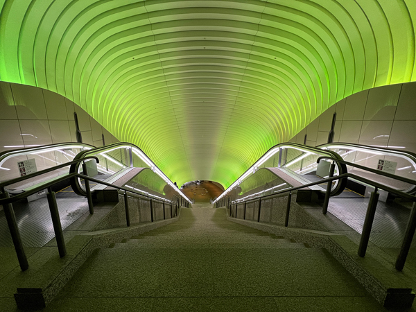 09_escalator.jpg